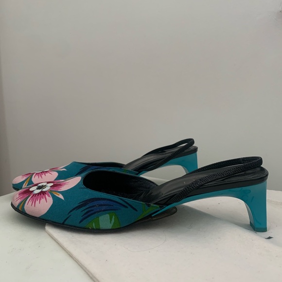 Vintage Gucci floral slingback heels - Picture 2 of 6